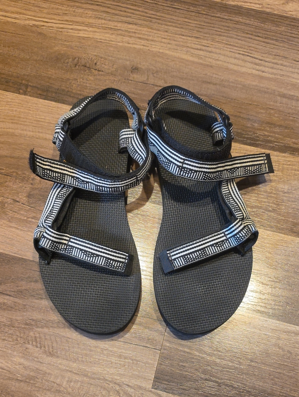 Ladies Teva